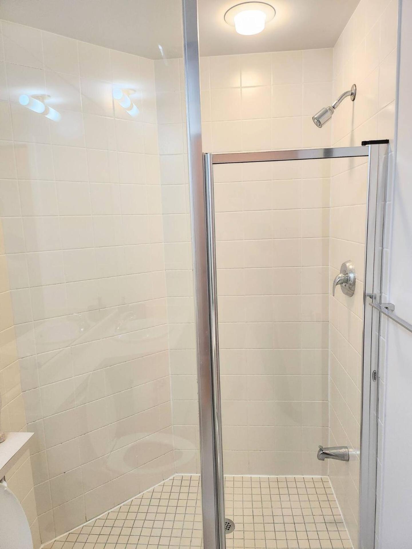 Luxury Suites Steps To Cn Tower Toronto Luaran gambar